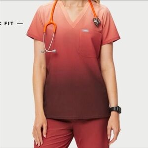 Figs NWOT Ombré Sunrise FreeX Scrub Set. XS Top & S bottoms